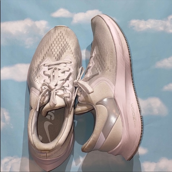 Nike Zoom Winflo Shoes - Picture 2 of 3